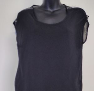 Blouse TRUTH Size M and color black